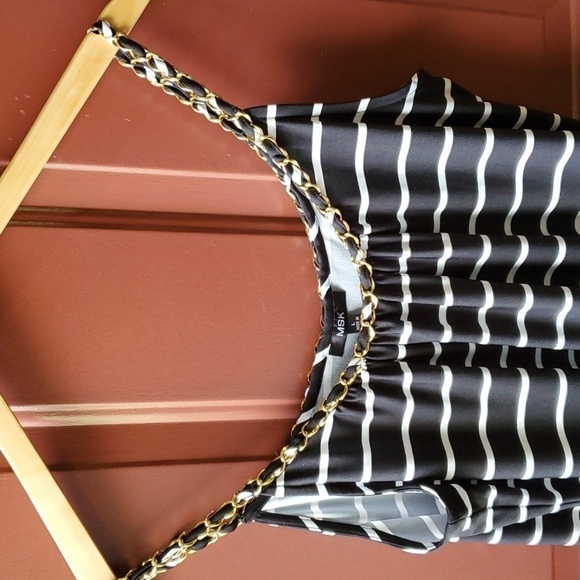 MSK black white and red graphic dress with chain accent. Size large - Picture 2 of 11